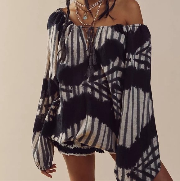 One Teaspoon Tops - NWT. Free People (One Teaspoon) Santorini Top. Size S